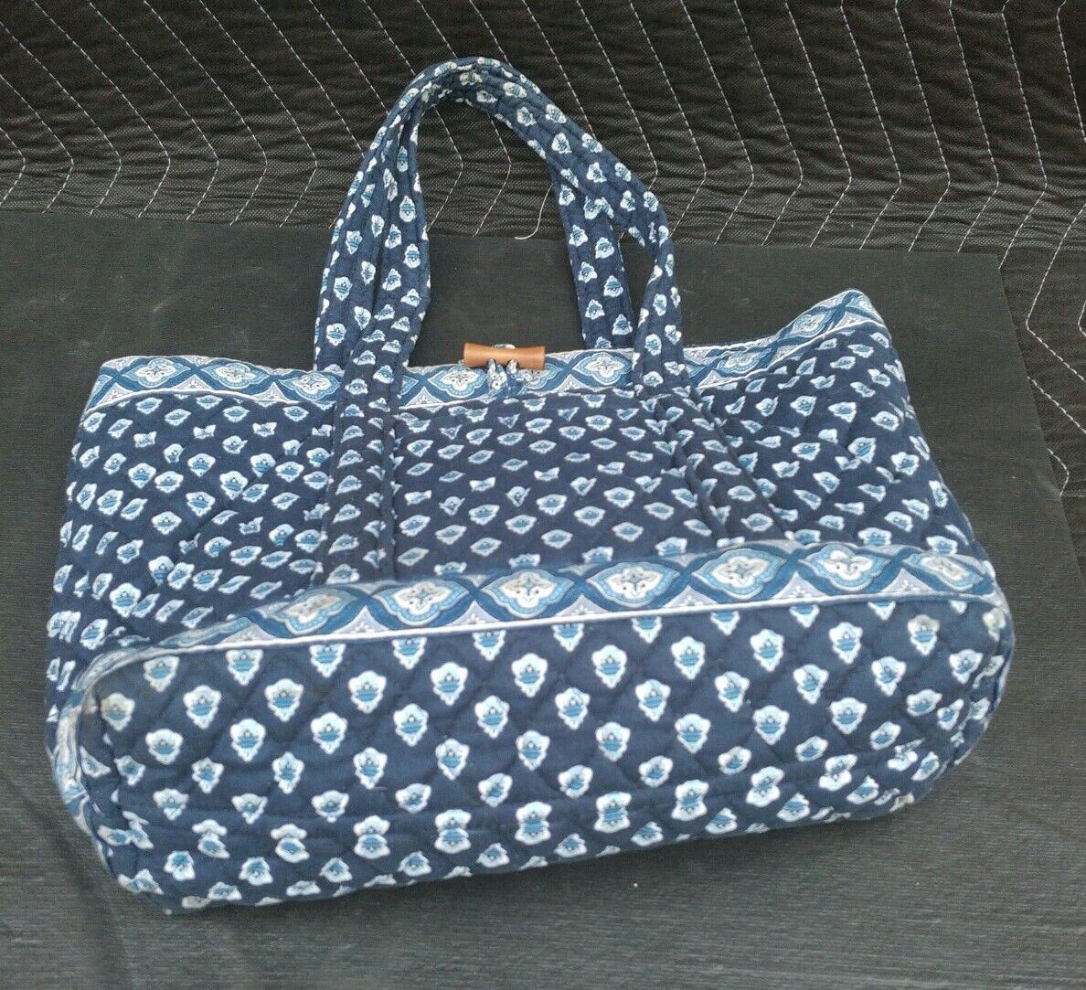 Vera Bradley Miller hand bag purse blue w/ wood knob closure