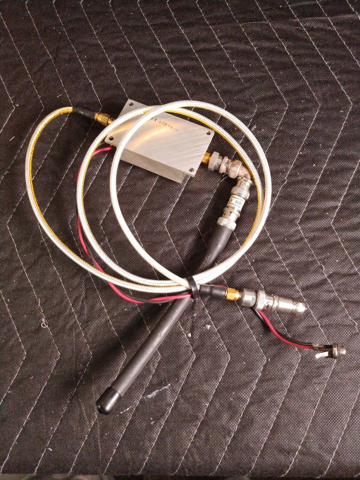 Decibel Products, Inc. DB8945 RF microwave low noise amplifier ineedths