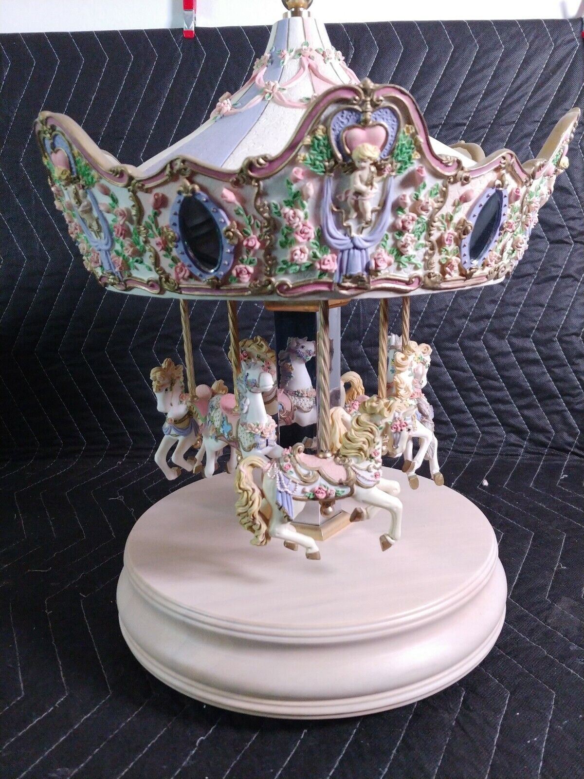 San Francisco Music Box Carousel Les Fleurs De Amour Limited Edition 6 san-francisco-music-box-carousel-les-fleurs-de-amour-limited-edition-6