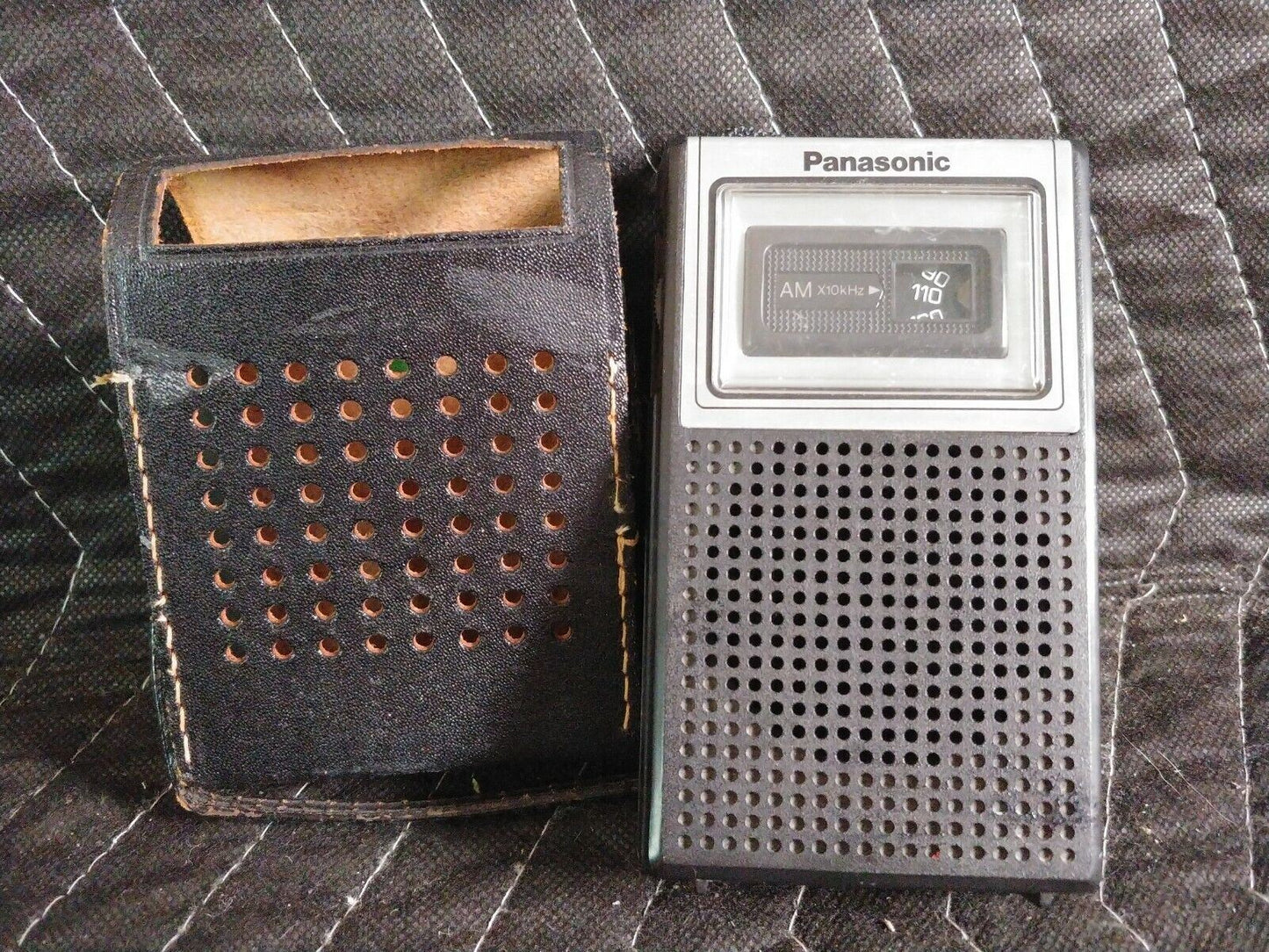 PANASONIC R1019 TRANSISTOR RADIO pocket portable VINTAGE 1970's - Untested