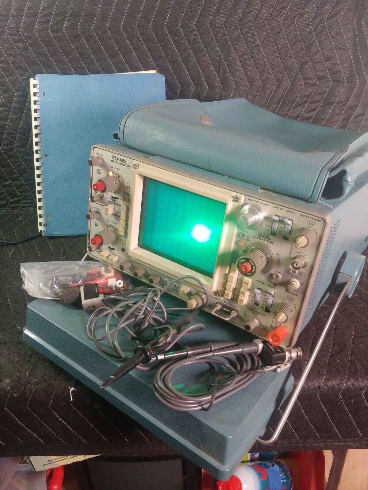 Tektronix 465 100 MHz, Dual-channel Oscilloscope w/ Probes and Manual
