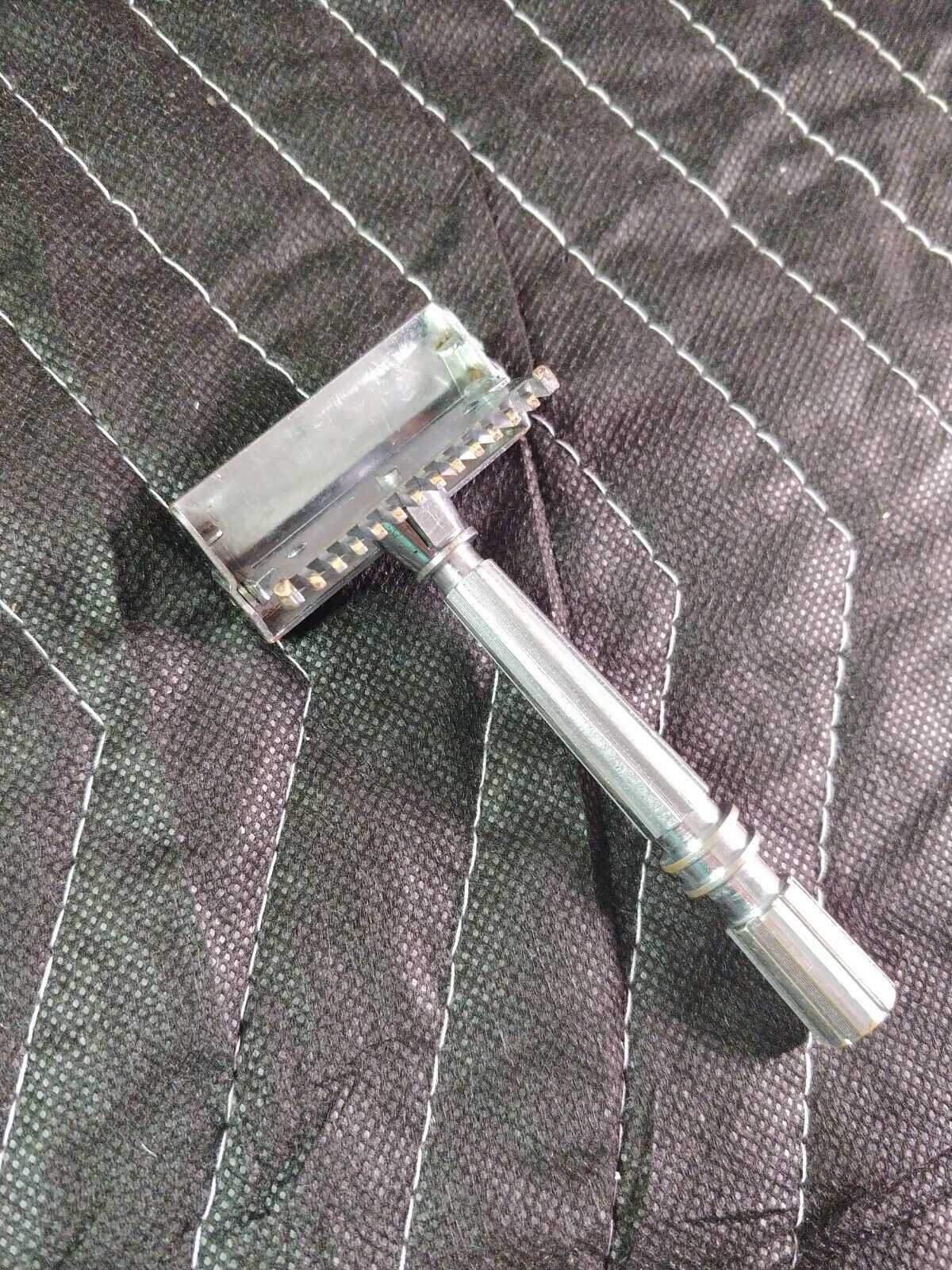 Vintage GEM Micromatic Open Comb Single Edge Safety Razor