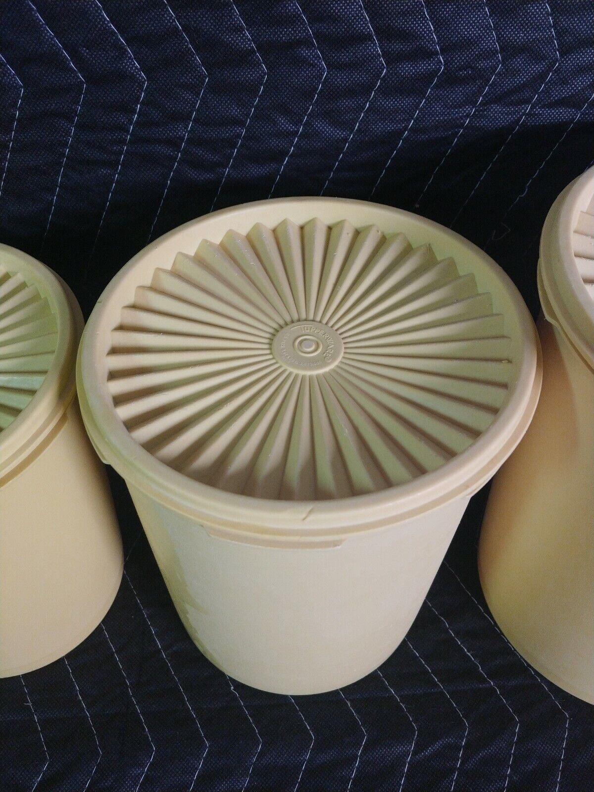 Set of 4 Vintage Tupperware Green Nesting Canisters Retro Kitchen w/ Lids