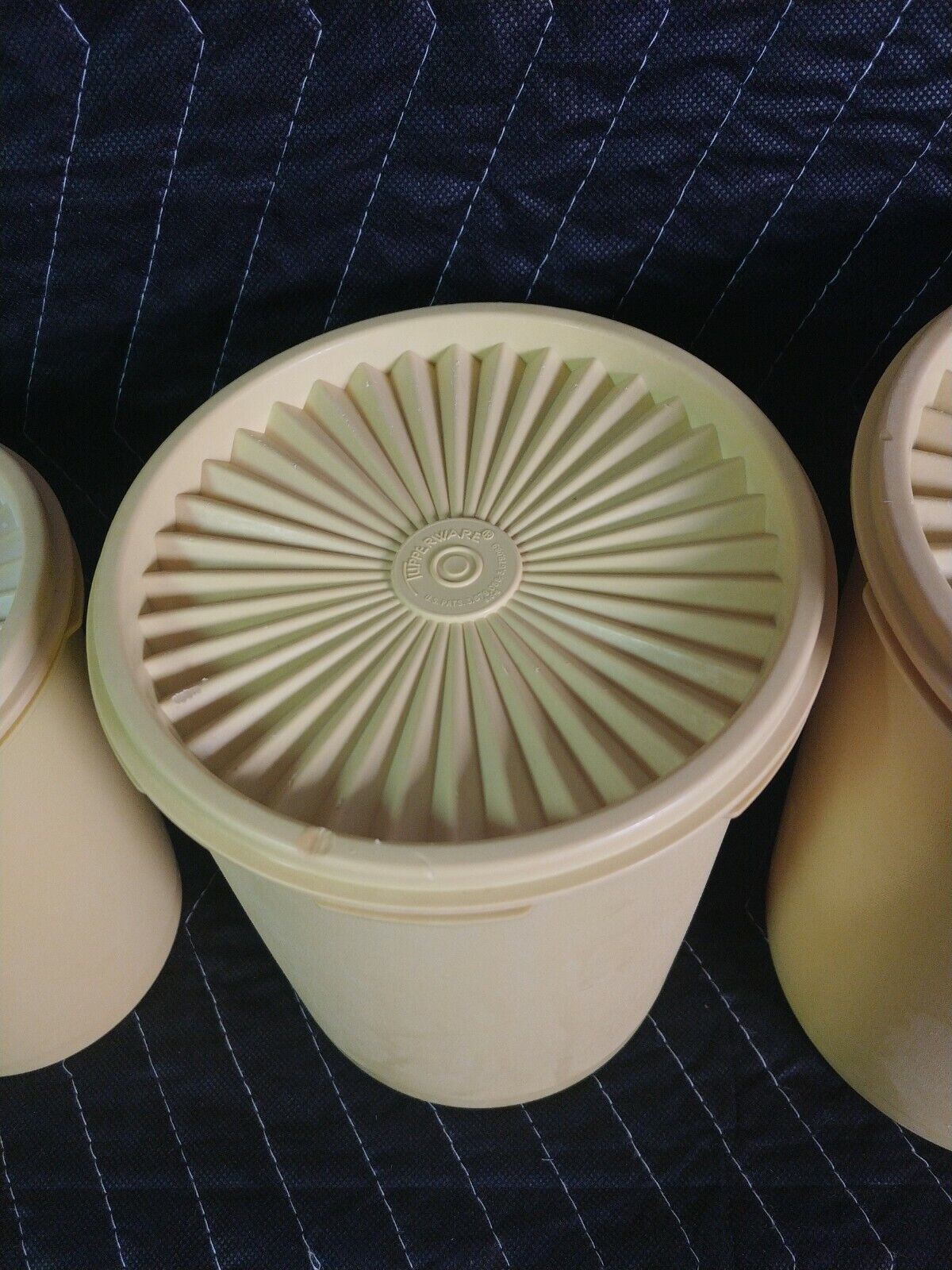 Set of 4 Vintage Tupperware Green Nesting Canisters Retro Kitchen w/ Lids