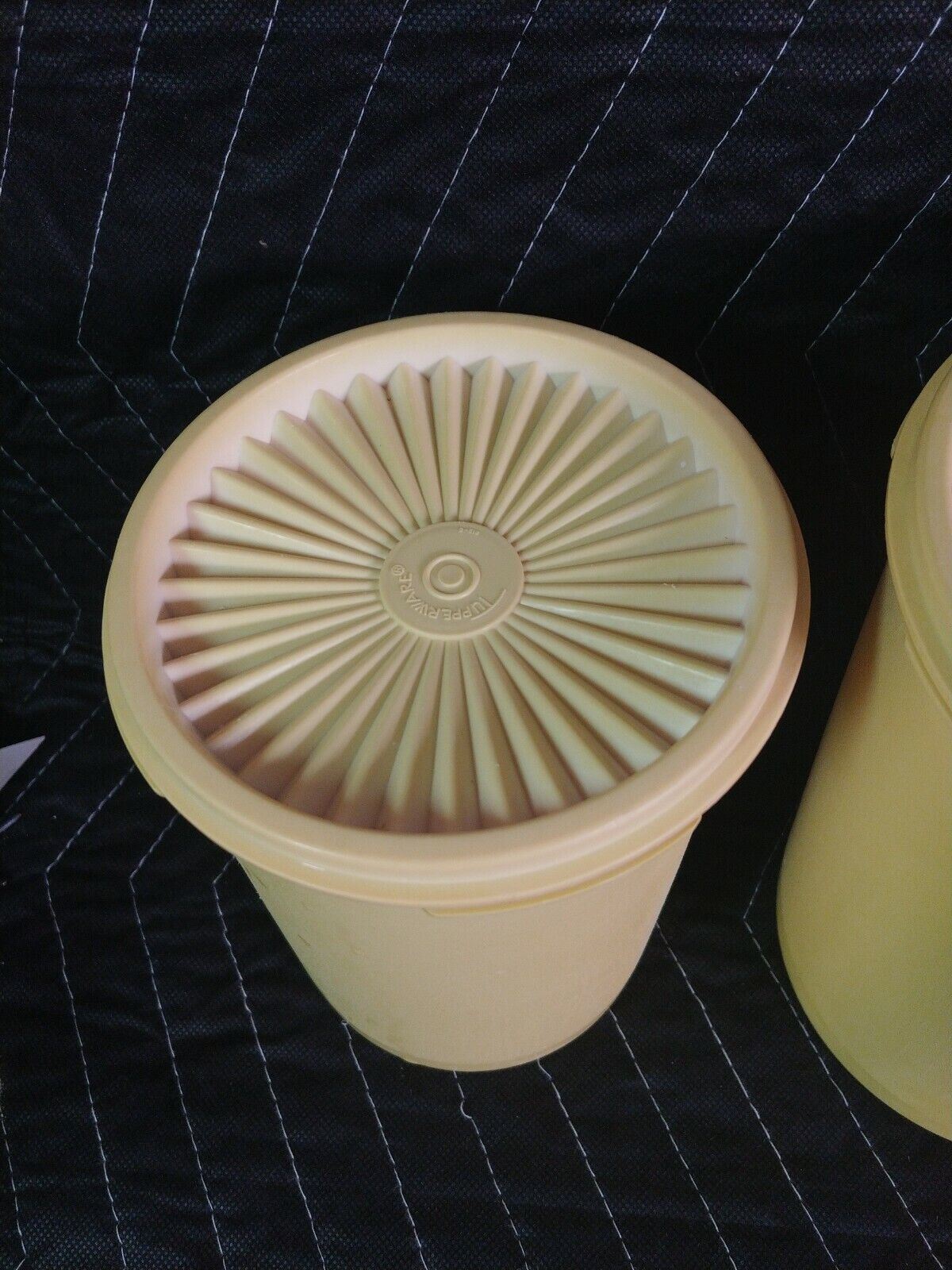 Set of 4 Vintage Tupperware Green Nesting Canisters Retro Kitchen w/ Lids