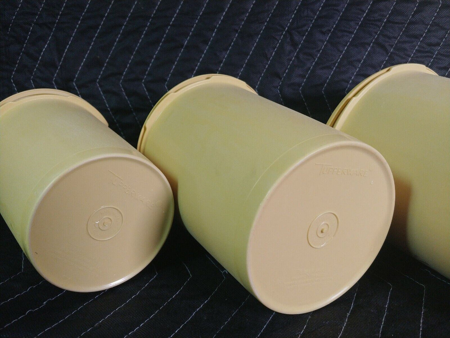 Set of 4 Vintage Tupperware Green Nesting Canisters Retro Kitchen w/ Lids