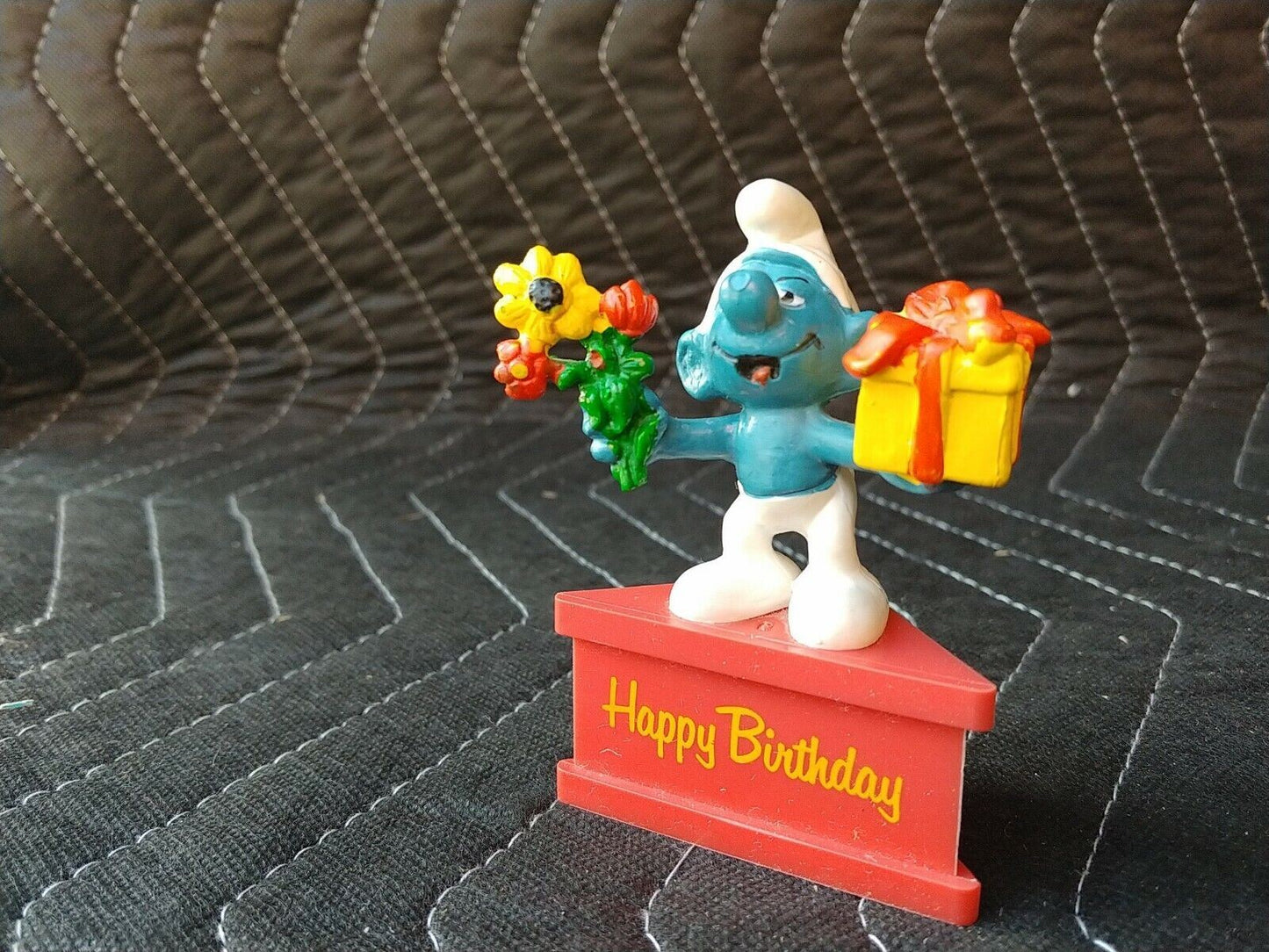 Happy Birthday Smurf Schleich Peyo Made in Hong Kong Wallace Bernie Co. Inc.
