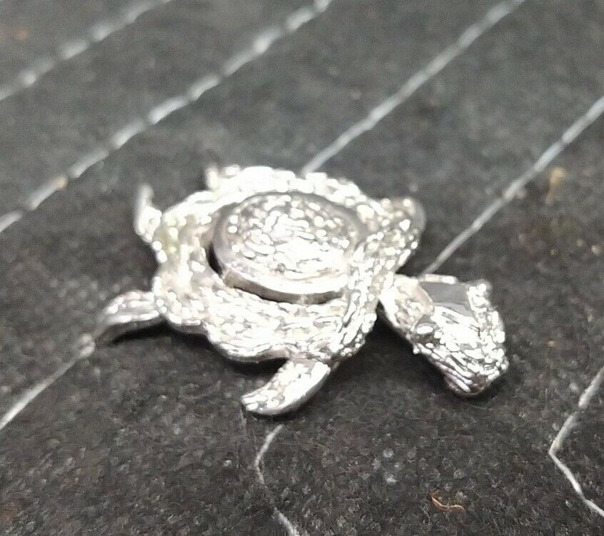 VINTAGE 1950s SIGNED CROWN TRIFARI TORTOISE TURTLE BROOCH SILVER METAL