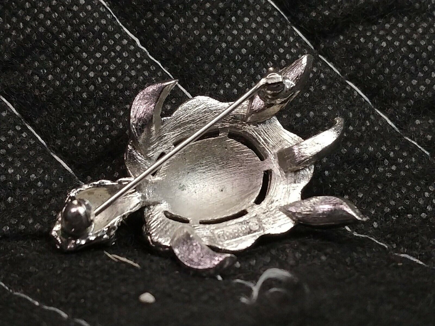 VINTAGE 1950s SIGNED CROWN TRIFARI TORTOISE TURTLE BROOCH SILVER METAL