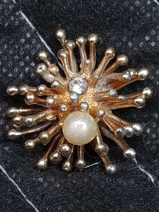 Atomic Anemone Gold Tone Brooch Stone Pearl with no pin/clasp