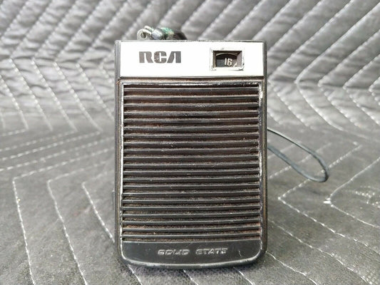 VINTAGE ORIGINAL RCA RZG107E TRANSISTOR RADIO