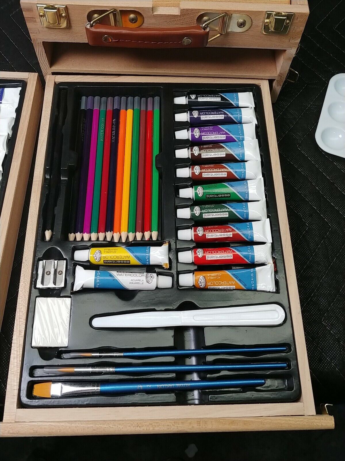 Royal & Langnickel 100+ Piece Sketching and Drawing Easel Artist Set Storage Box