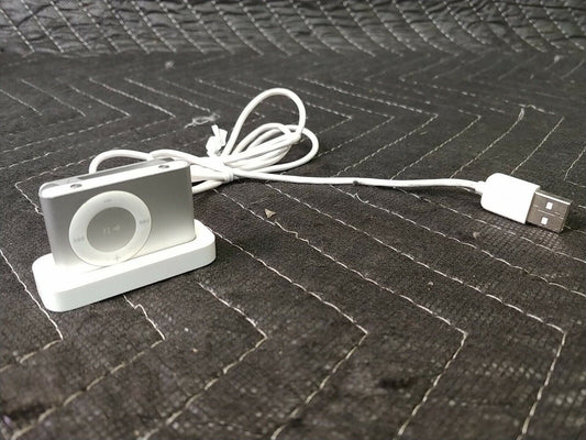 Apple iPod Shuffle 2nd Generation Silver 1GB Clip On A1204