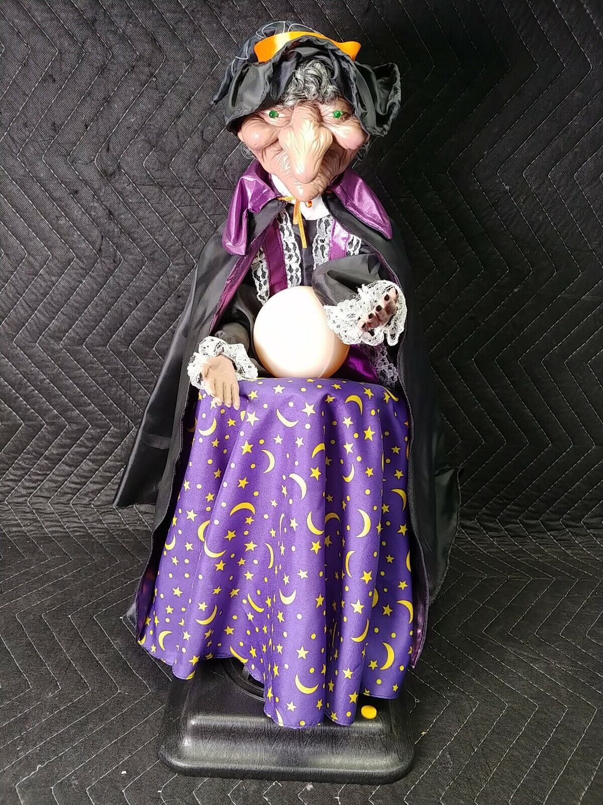 Gemmy Battery Operated 18" Animated Lighted Fortune Teller Witch