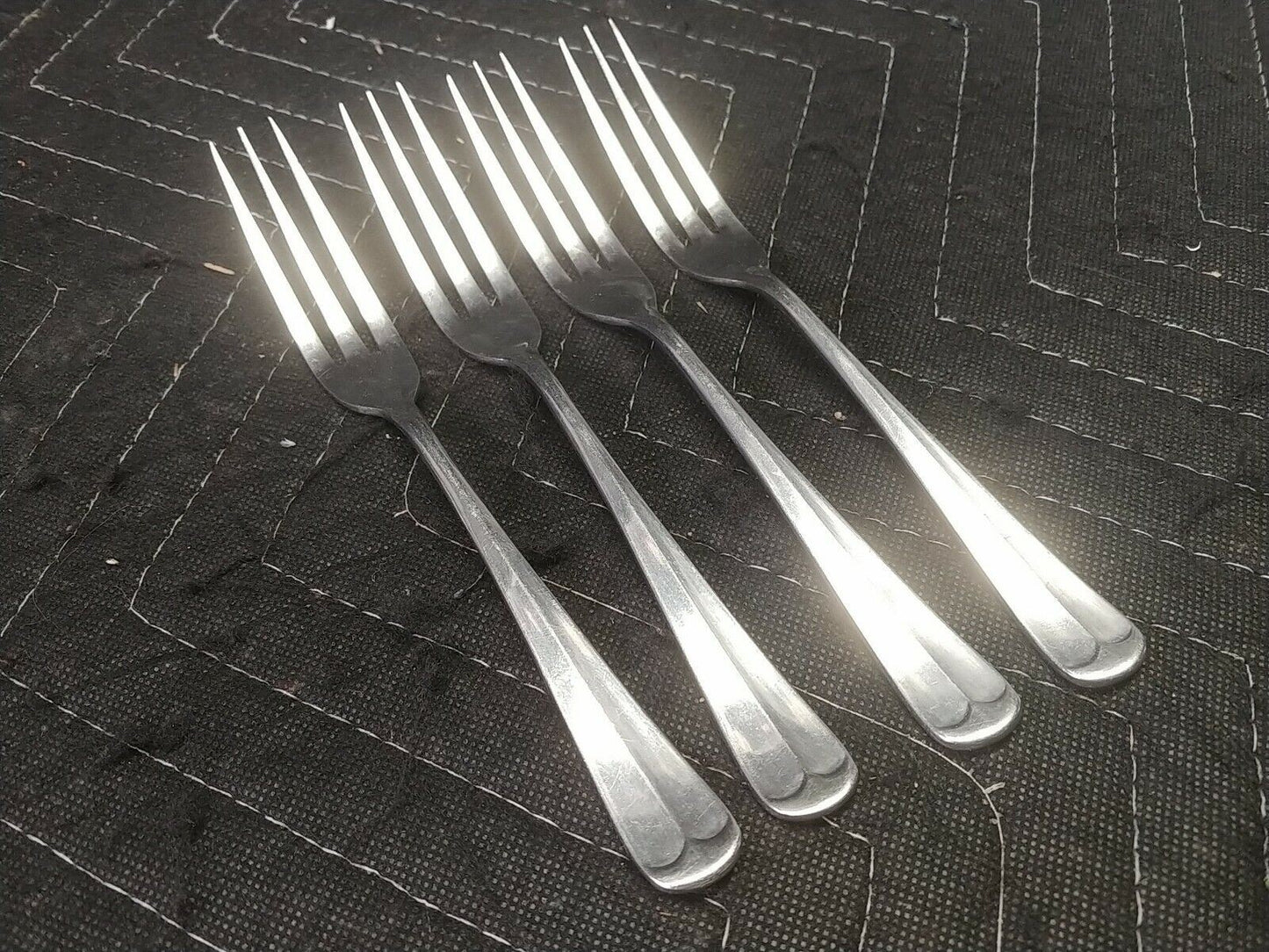 17 PIECES Supreme Cutlery / TOWLE 18/8 Stainless Flatware  SUPREME CUTLERY