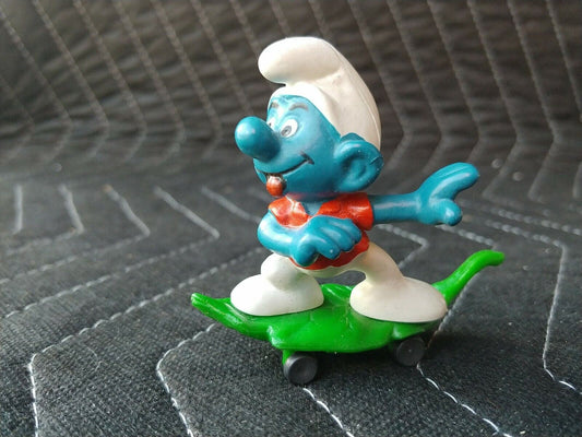 1978 Skateboarding Smurf Schleich Peyo Made In Hong Kong