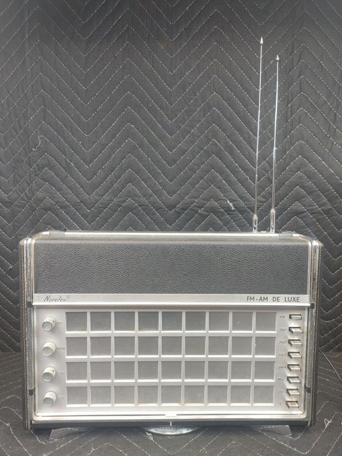 Vintage NORELCO Transistor FM AM DE LUXE Radio De Luxe