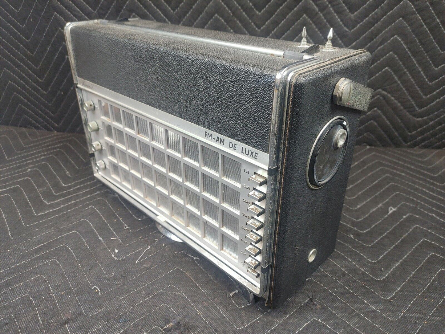 Vintage NORELCO Transistor FM AM DE LUXE Radio De Luxe