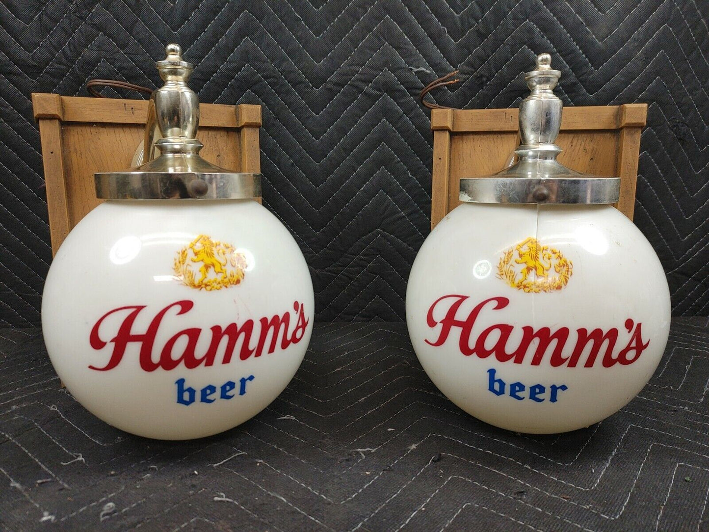 Vintage Hamm's Beer Globe Lighted Sign Wall Sconce Pair rare bar mancave lamps