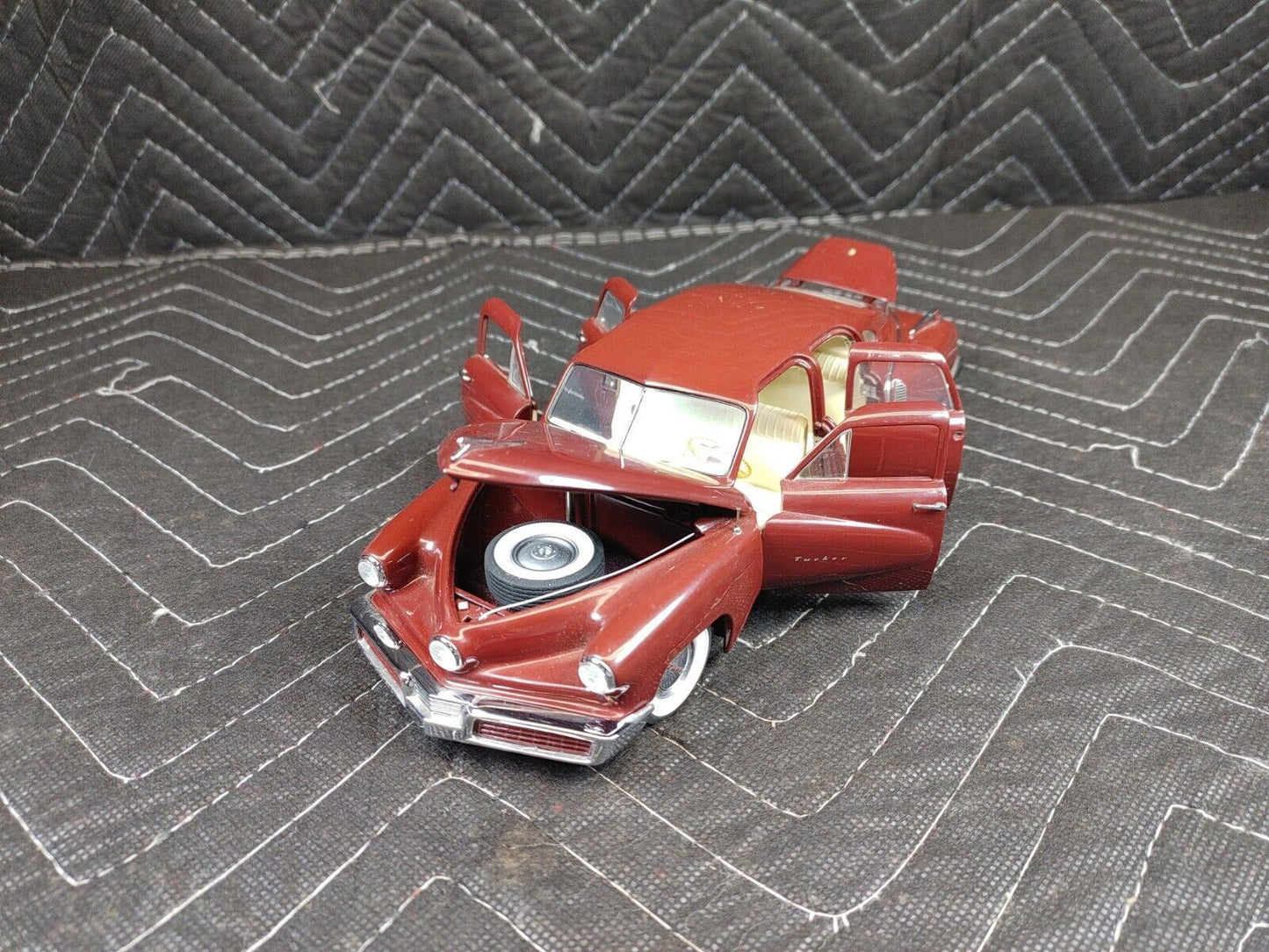 1948 Tucker Tin Goose Maroon Diecast Car 1:24 Scale MBJ