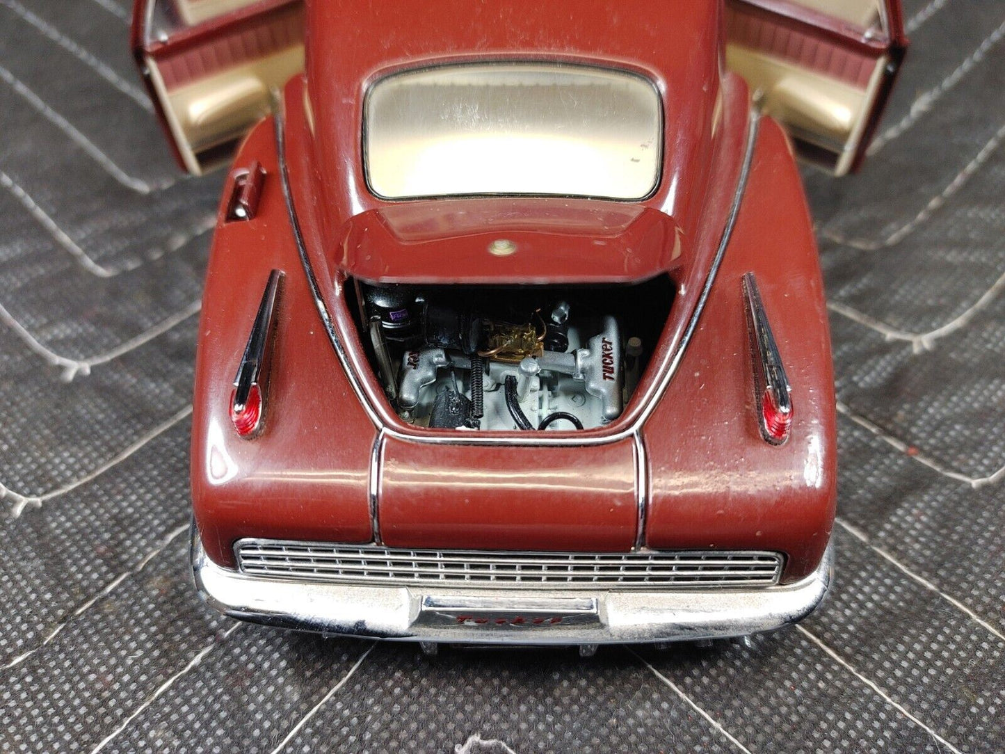 1948 Tucker Tin Goose Maroon Diecast Car 1:24 Scale MBJ