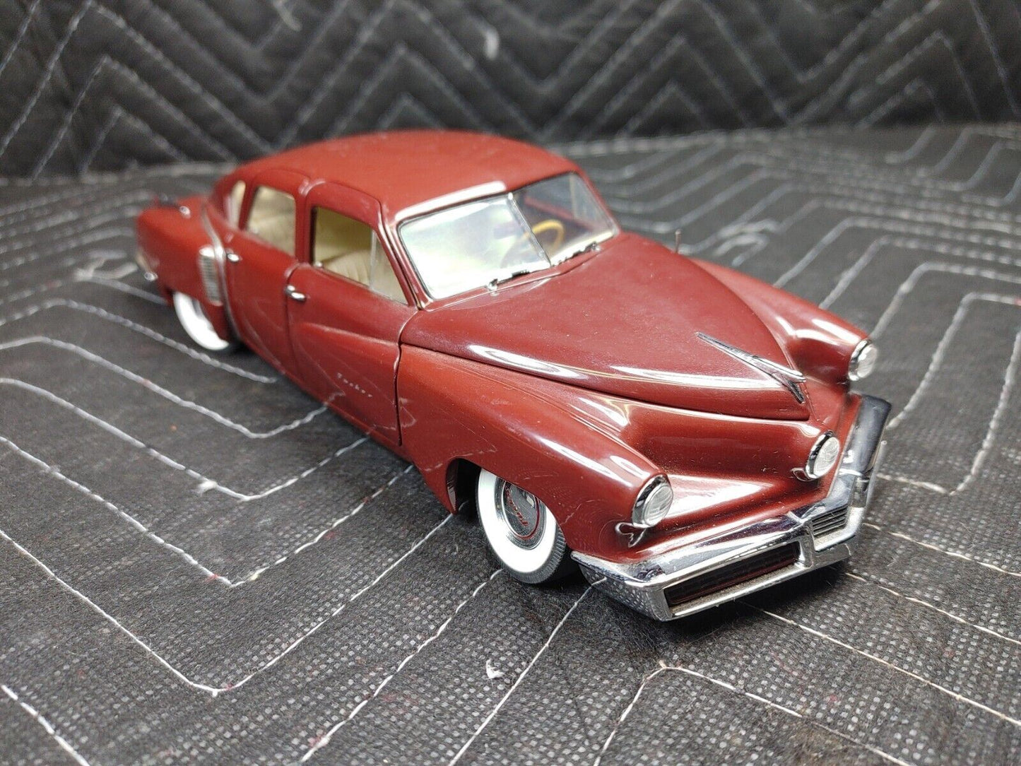 1948 Tucker Tin Goose Maroon Diecast Car 1:24 Scale MBJ