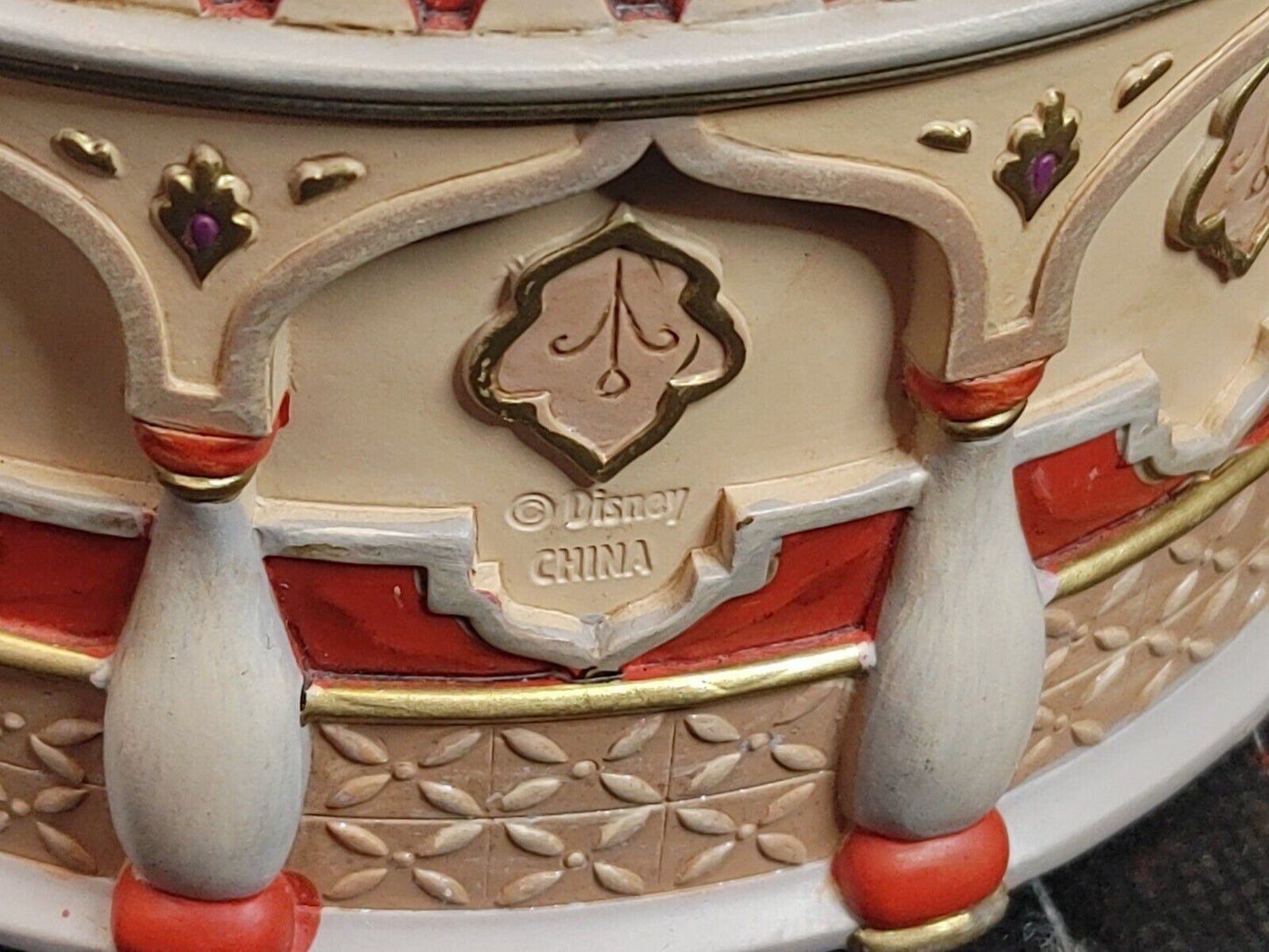 Disney's Aladdin Snow Globe Music Box