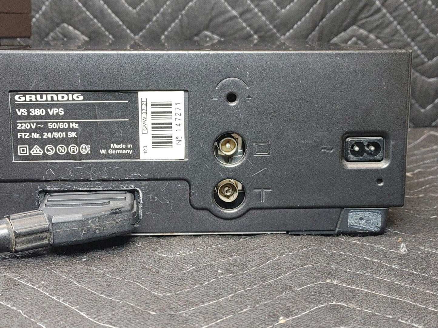 Grundig Video Cassette Recorder 380 HIFI Stereo VPS w/ EVO1 and Remote
