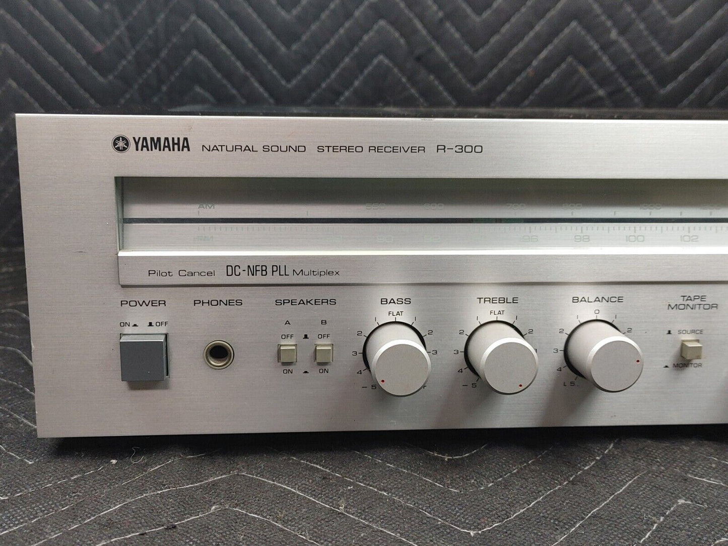 Vintage Yamaha R-300 Natural Sound Stereo Receiver