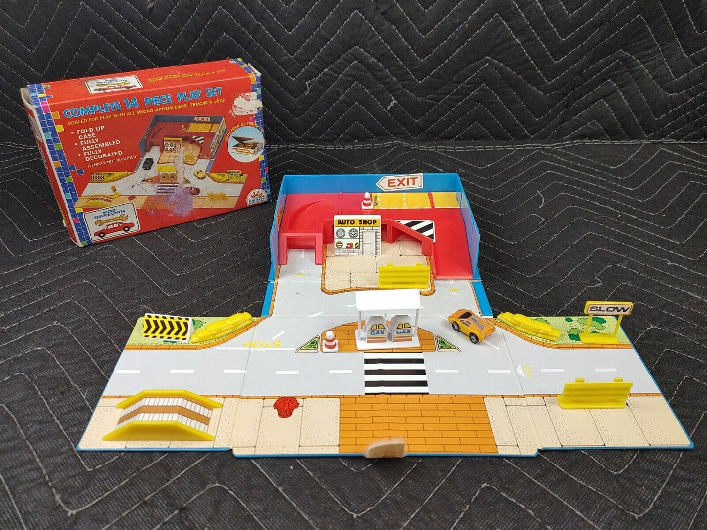 1988 FunRise Micro Action Service Center Folding Playlet With Lamborghini