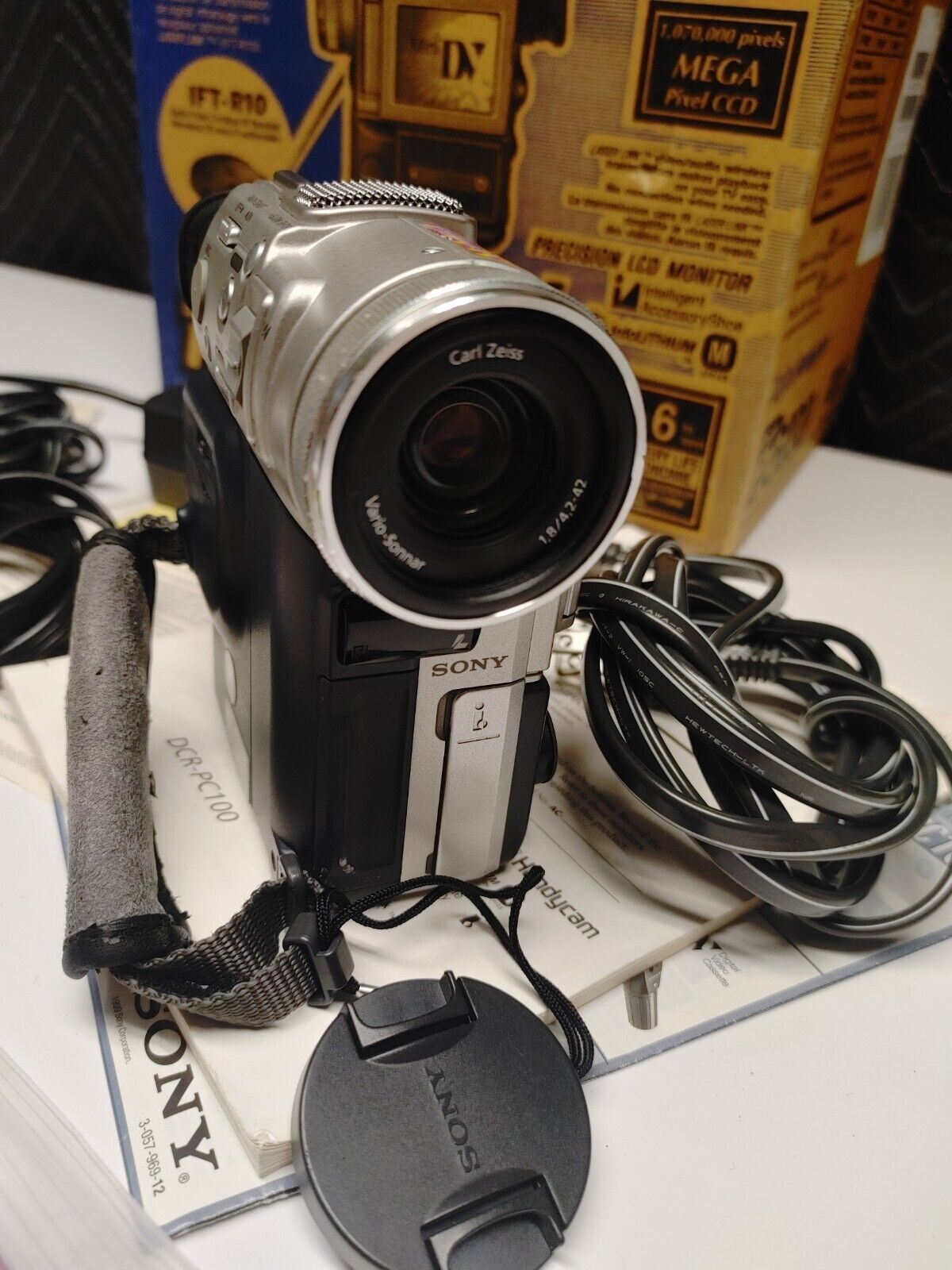 Sony Handycam DCR-PC100 Mini DV MiniDV Camcorder VCR Watch Play Video Transfer