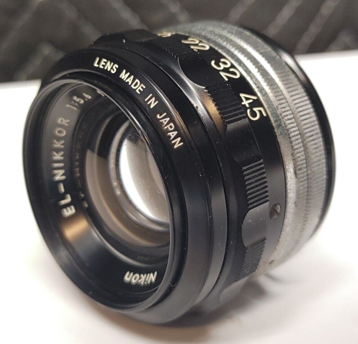 Nikon El-Nikkor 135mm f5.6 Enlarger Lens w/ 1 Retaining Ring - CLEAN