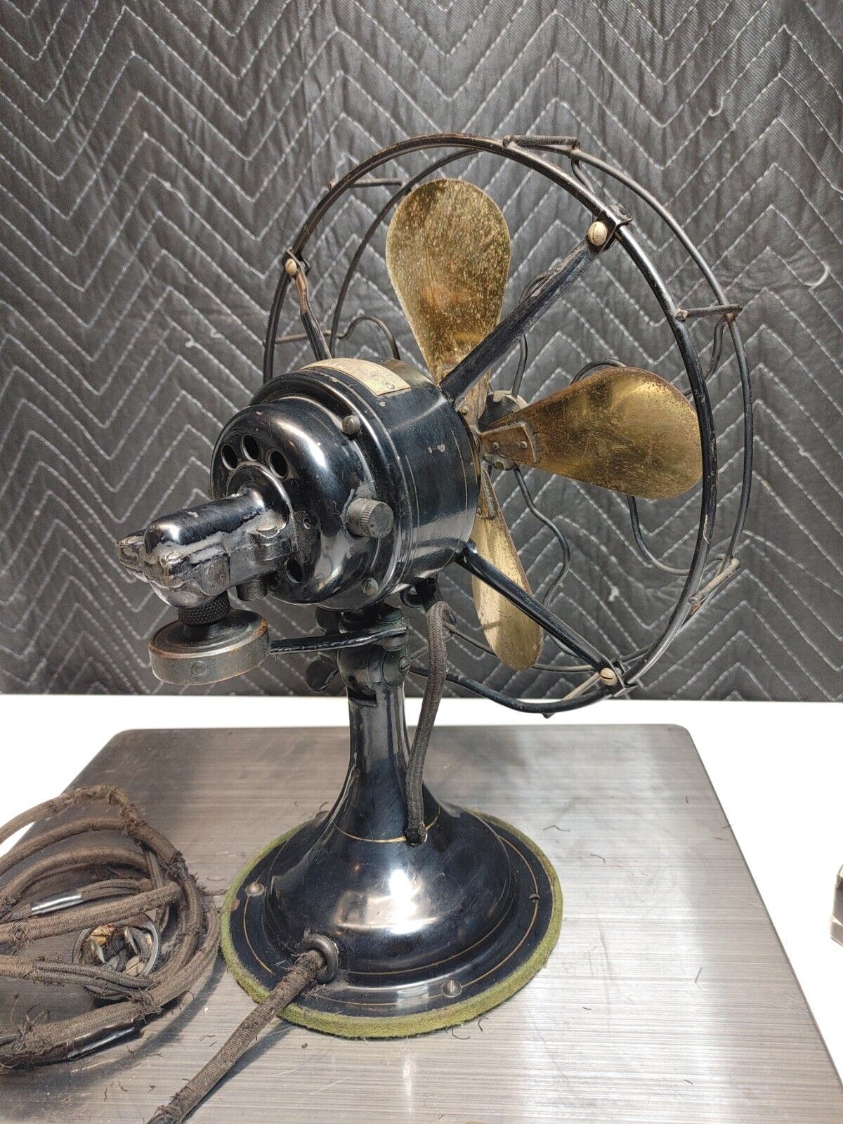 Antique Robbins & Myers Electric 3 Speed Oscillating 10" Fan 4 Brass Blades 3600