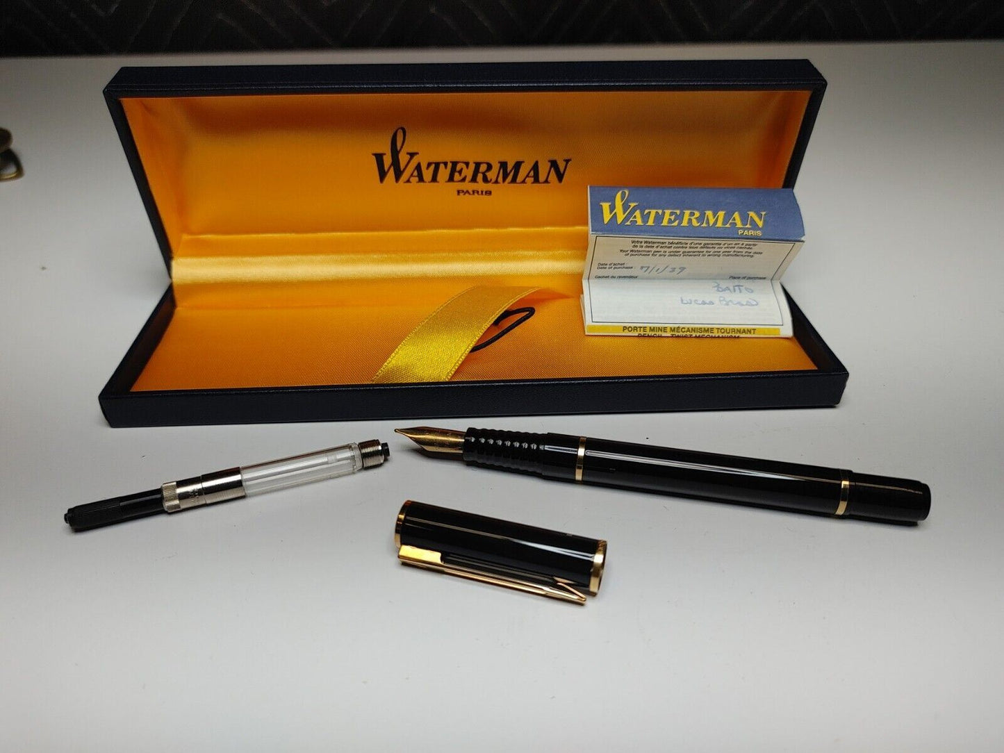 VINTAGE 1989 Waterman Black Lacquer Exclusive Fountain Pen in case w/ paper