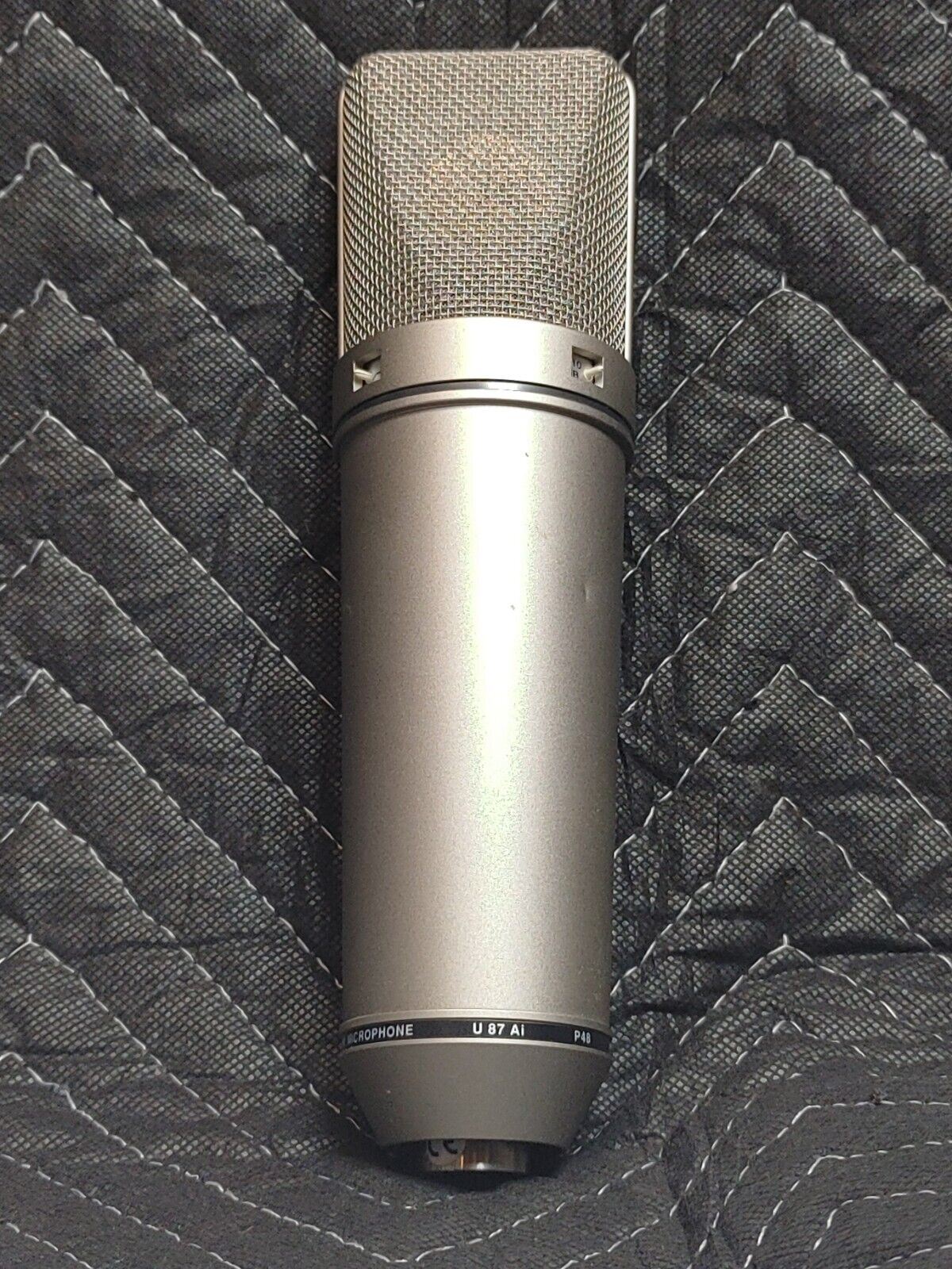 Neumann U 87 AI Condenser Microphone - Silver