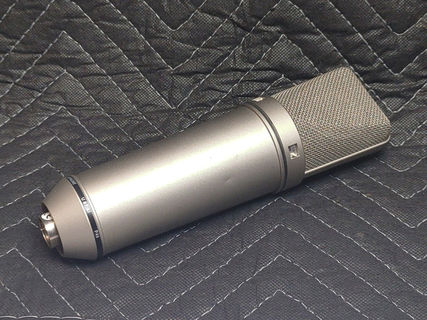 Neumann U 87 AI Condenser Microphone - Silver