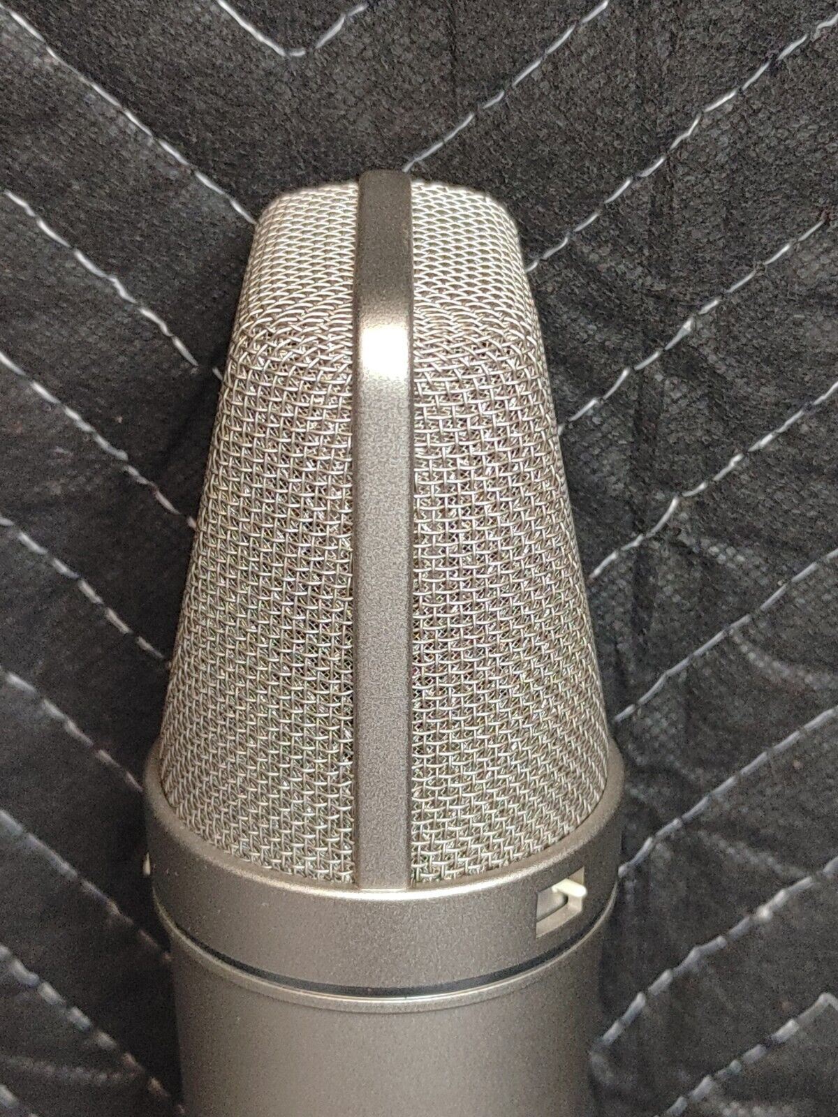 Neumann U 87 AI Condenser Microphone - Silver