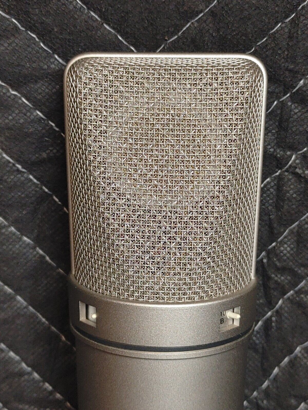 Neumann U 87 AI Condenser Microphone - Silver