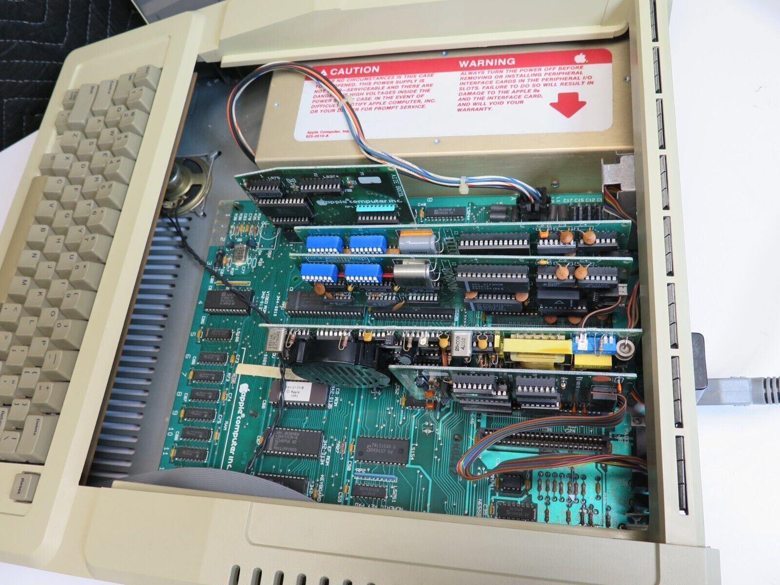 Apple IIe (2e) Computer with Monitor, Duo Disk Drive, Hayes Modem, Ser ...