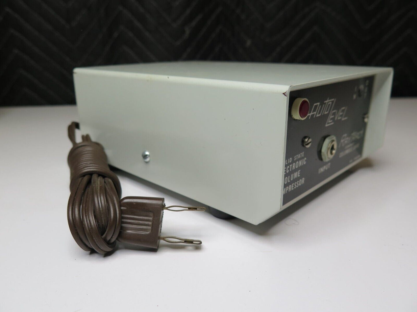 Raytrack Auto Level Solid State Volume Compressor - Model AL 2-CG - Ham Radio