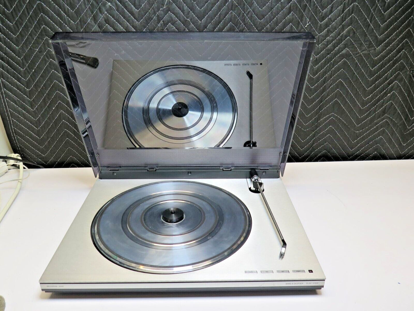 BANG AND OLUFSEN Beogram 2000 Turntable w/ MMC 5 cartridge, Type 5823 - BO B&O