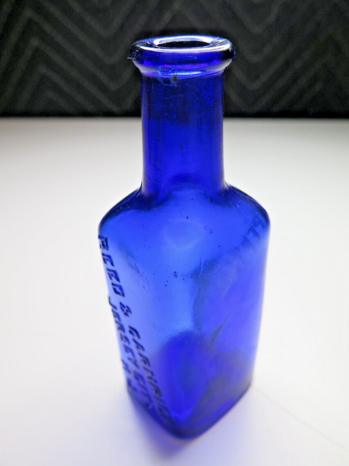 NICE COBALT BLUE PEPTENZYME MEDICINE BOTTLE JERSEY CITY, NJ 1905 ERA