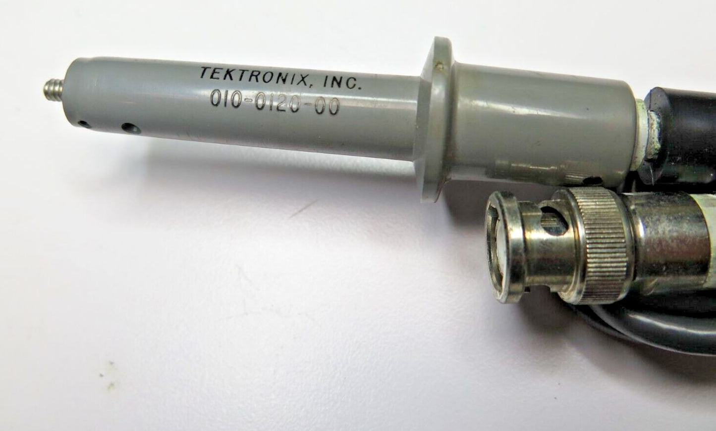 Tektronix Probe P6028  010-120-00 30pf. 3.5 feet