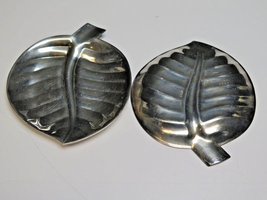 Vintage International Silver Company - 2 Leaf Shaped Dishes No. 8167 - 4"x5"