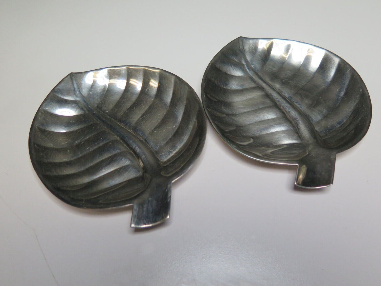 Vintage International Silver Company - 2 Leaf Shaped Dishes No. 8167 - 4"x5"