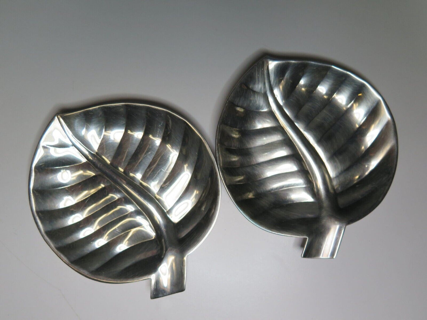 Vintage International Silver Company - 2 Leaf Shaped Dishes No. 8167 - 4"x5"