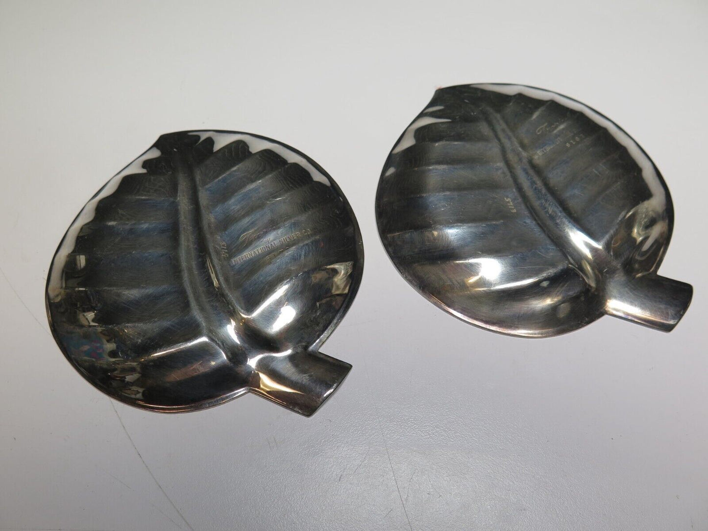 Vintage International Silver Company - 2 Leaf Shaped Dishes No. 8167 - 4"x5"