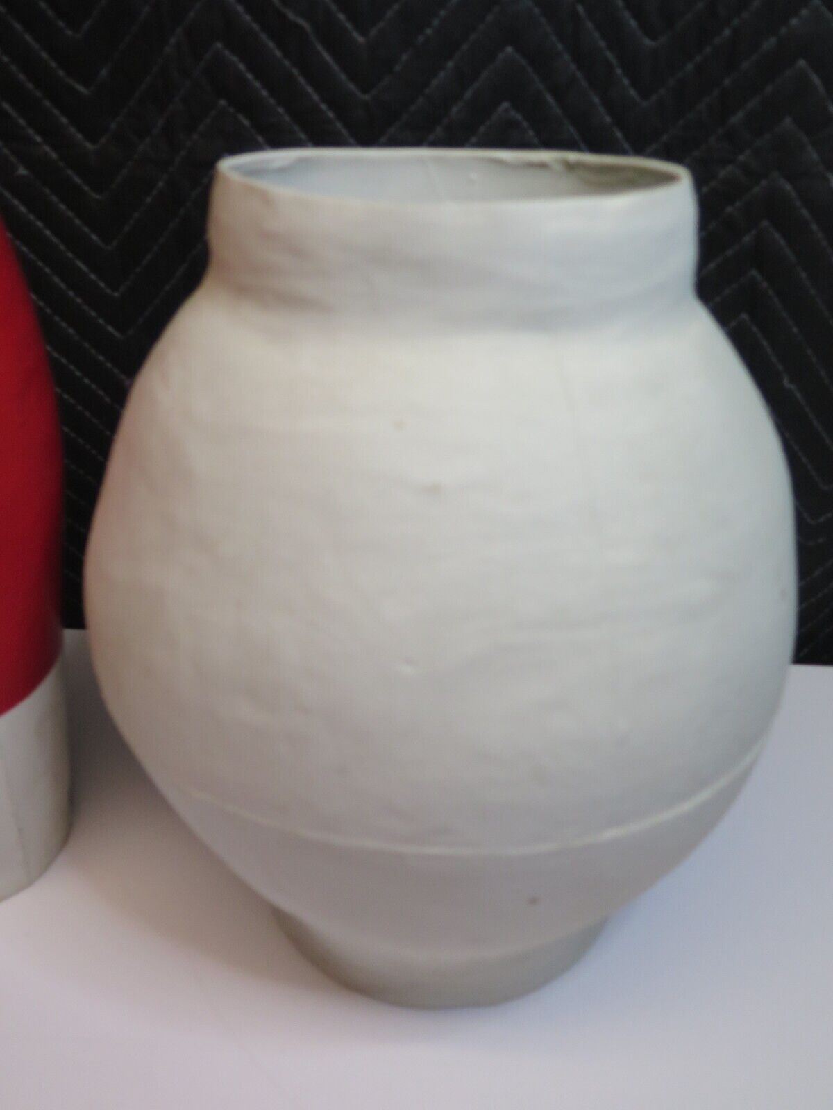 Koninklijke Tichelaar Makkum Big White Pot and Red/White Vase by Hella Jongerius