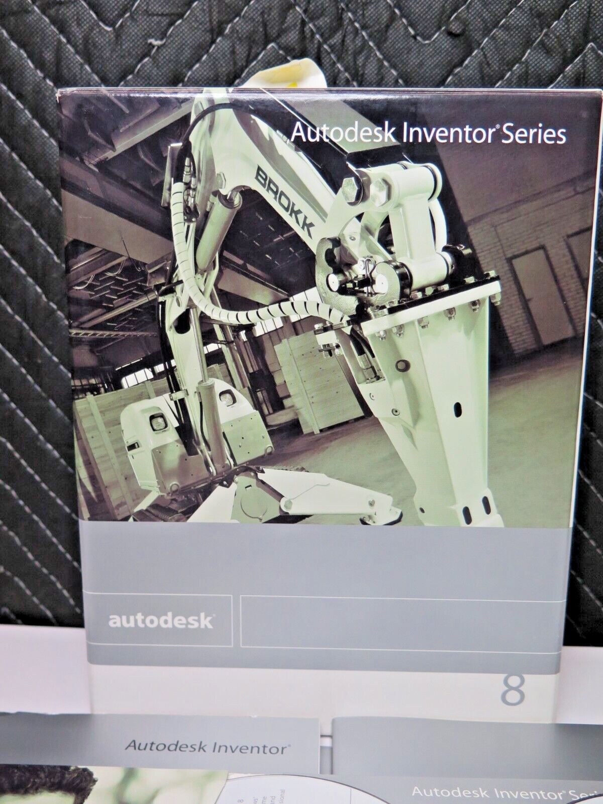 AUTODESK Inventor Series 8 Software & Manuals for WINDOWS w/ Install Keys