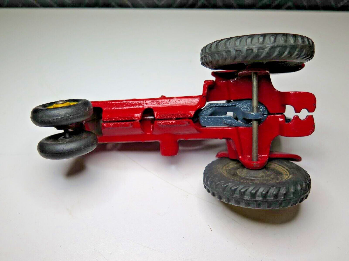 VINTAGE HUBLEY TOYS CAST IRON ALLIS-CHALMERS TRACTOR - USA